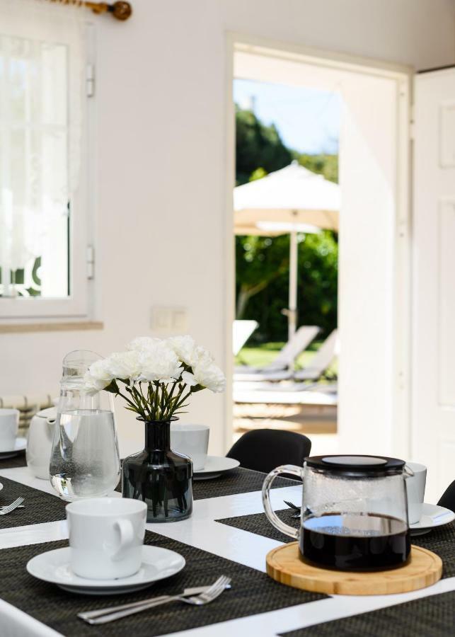 Exclusive Villa Toulouse With Pool In Falesia Algarve Albufeira Bagian luar foto